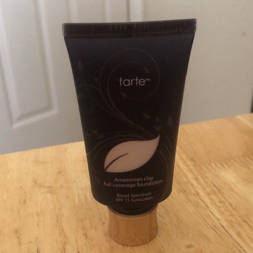 Taste Amazonian clay foundation